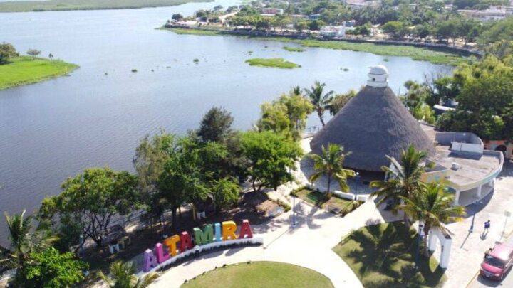 AGUA EN EL CHAMPAYAN ATRAE A TURISTAS, AUMENTA 60% LLEGADA DE VISITANTES