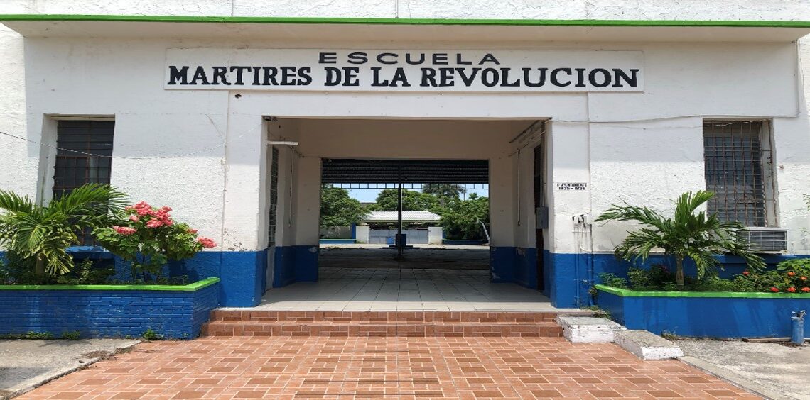 REGRESO A CLASES Y LOS AMANTES DE LO AGENO VUELVEN A LAS ANDADAS EN LA ESCUELA “MÁRTIRES DE LA REVOLUCIÓN” REGRESO A CLASES Y LOS AMANTES DE LO AGENO VUELVEN A LAS ANDADAS EN LA ESCUELA “MÁRTIRES DE LA REVOLUCIÓN”