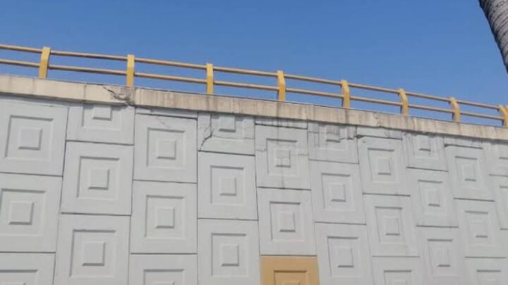 FRACTURAS DE PASO A DESNIVEL DEL BARQUITO YA FUE REPORTADO AL ESTADO