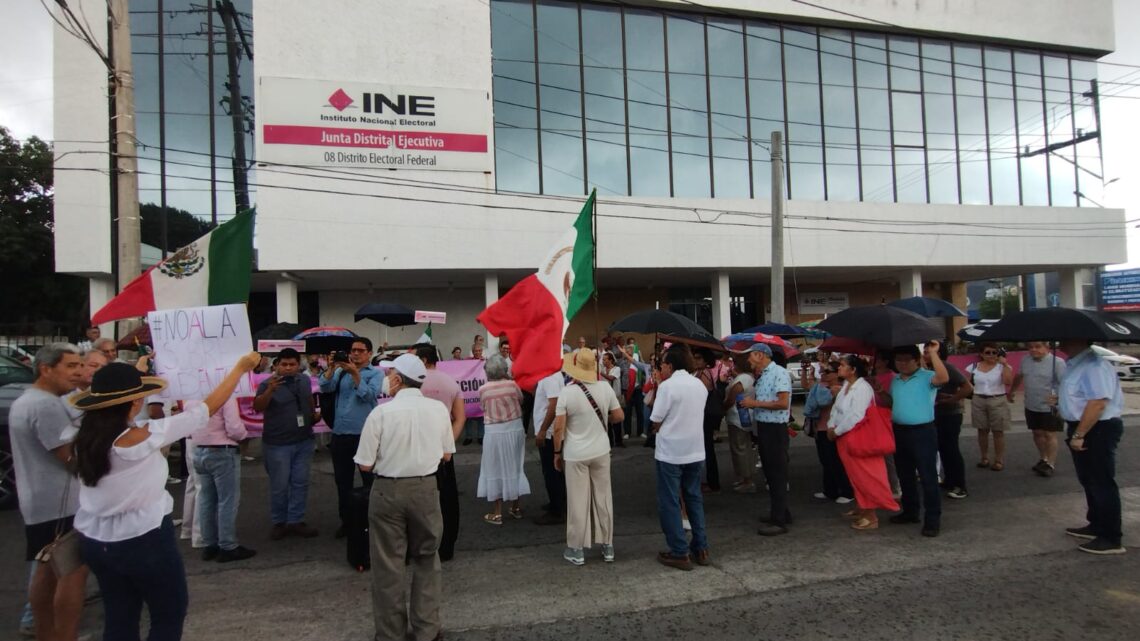 Protestan en el INE de Tampico Contra la Sobrerrepresentación en la Próxima Cámara Baja Protestan en el INE de Tampico Contra la Sobrerrepresentación en la Próxima Cámara Baja