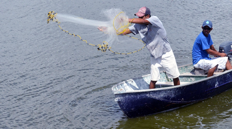 TEMEN PESCADORES QUE LAGUNA SE DESBORDE TEMEN PESCADORES QUE LAGUNA SE DESBORDE
