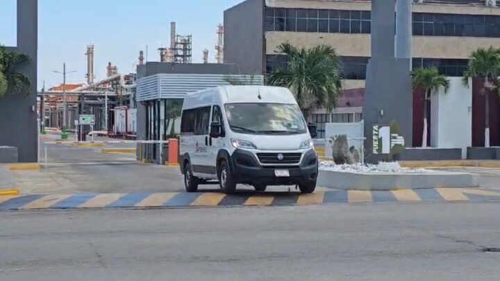 FUGA EN PLANTA DE AZUFRE EN LA REFINERÍA MADERO DEJA DOS INTOXICADOS.