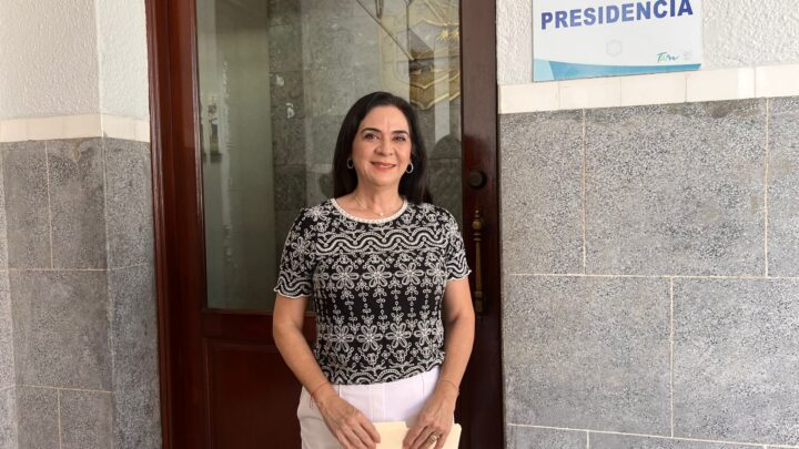 SE REÚNE LA ALCALDESA ELECTA MÓNICA VILLARREAL ANAYA CON EL PRESIDENTE MUNICIPAL SALIENTE JESÚS NADER