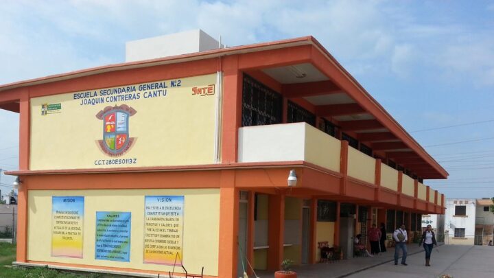 MADRES DE FAMILIA DEMANDAN POSIBLE CONTUBERNIO ENTRE DIRECTORA DE LA SECUNDARIA “JOAQUÍN CONTRERAS” Y CREDE