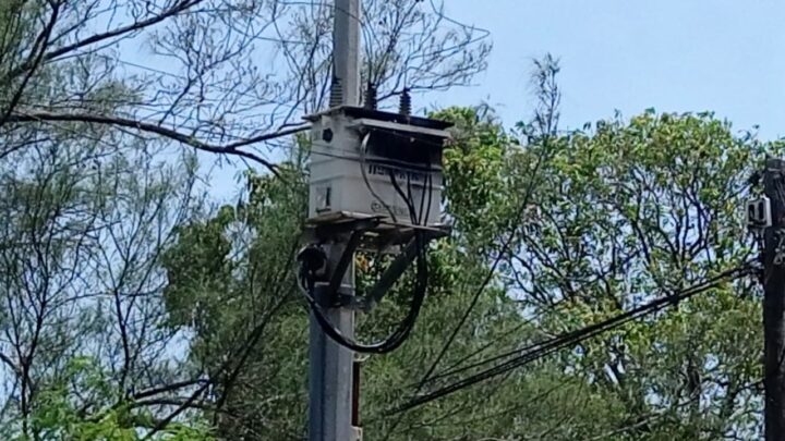 Dos escuelas siguen con problemas eléctricos en sus planteles.