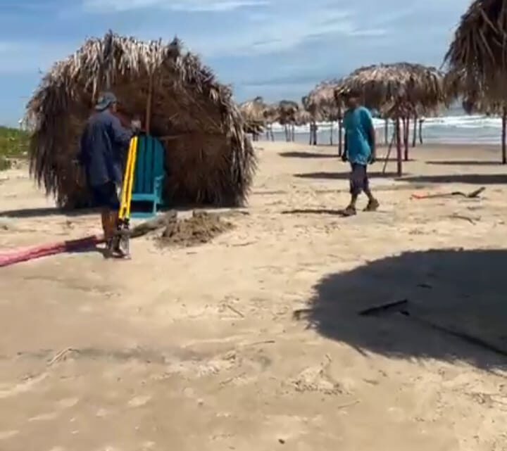 AFECTACIONES A PALAPEROS DE PLAYA MIRAMAR POR EL FRENTE FRÍO Y LA MAREA ALTA. AFECTACIONES A PALAPEROS DE PLAYA MIRAMAR POR EL FRENTE FRÍO Y LA MAREA ALTA.