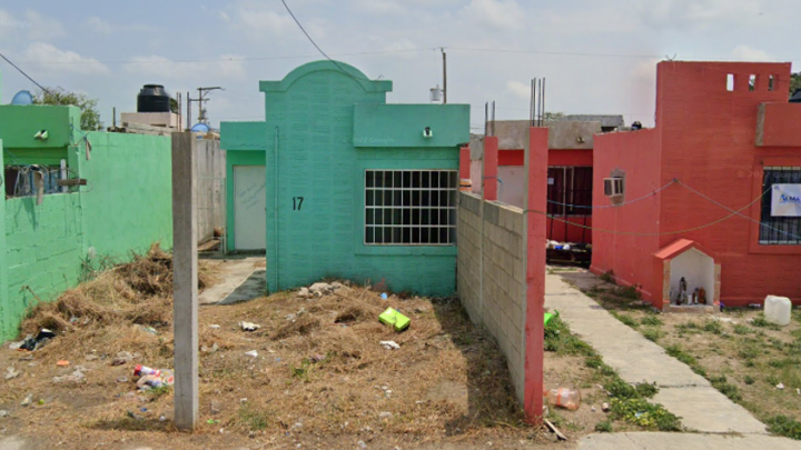 FAMILIAS DEL FRACCIONAMIENTO UNIDOS AVANZAMOS TIENEN CASI UN MES SIN LUZ, CFE NO HACE NADA