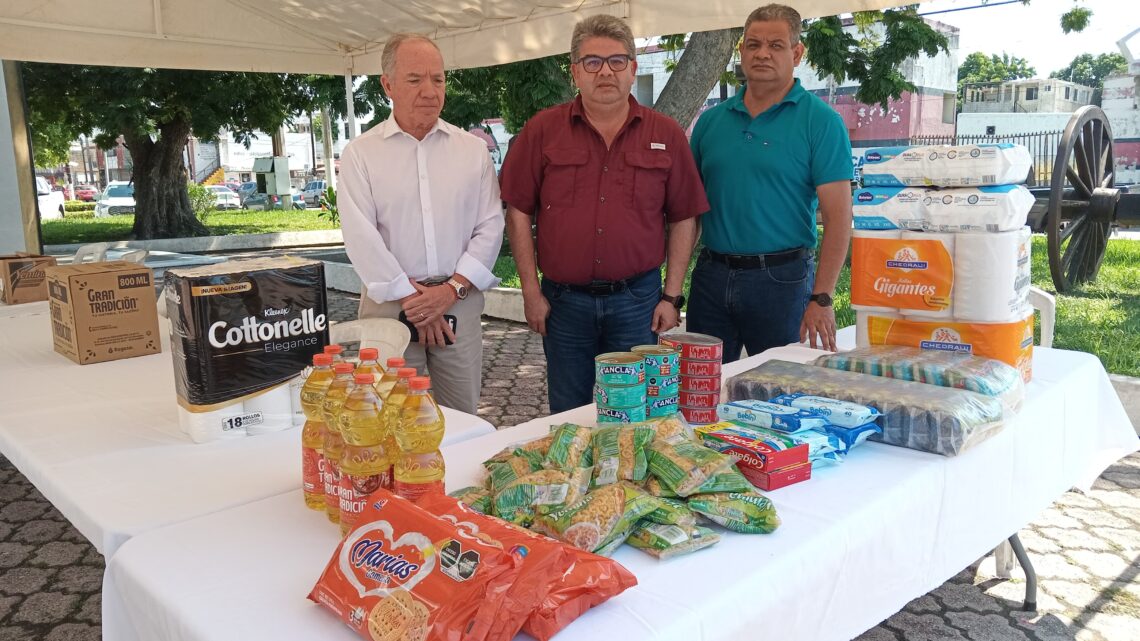 INSTALAN CENTRO DE ACOPIO EN MADERO PARA APOYO A DAMNIFICADOS DE ACAPULCO.