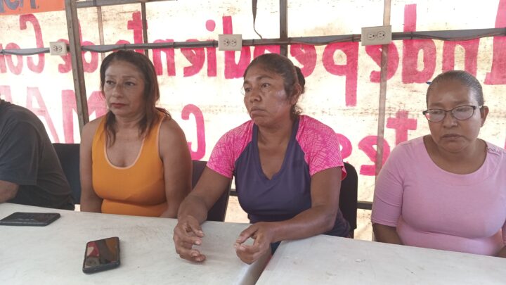 COMERCIANTES INFORMALES PIDEN AL MUNICIPIO QUE LES PERMITA SEGUIR TRABAJANDO EN EL MISMO LUGAR.