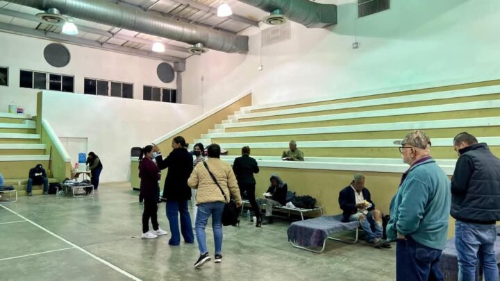REFUGIOS TEMPORALES EN OPERACIÓN PARA PROTEGER A INDIGENTES ANTE EL FRÍO.