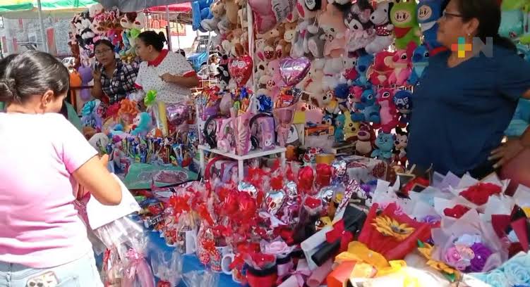COMERCIANTES DE CIUDAD MADERO ESPERAN REPUNTE DEL 60% EN VENTAS POR SAN VALENTÍN.