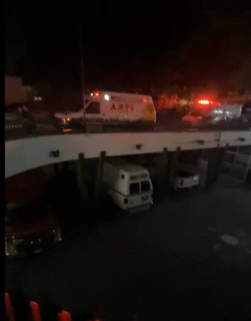 LARGAS ESPERAS DE SOCORRISTAS EN EL IMSS POR FALTA DE CAMILLAS.