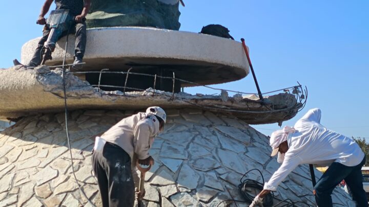 EL MONUMENTO DE “LA SIRENA” PERMANECERÁ EN EL BOULEVARD COSTERO, ASEGURA ALCALDE DE MADERO.
