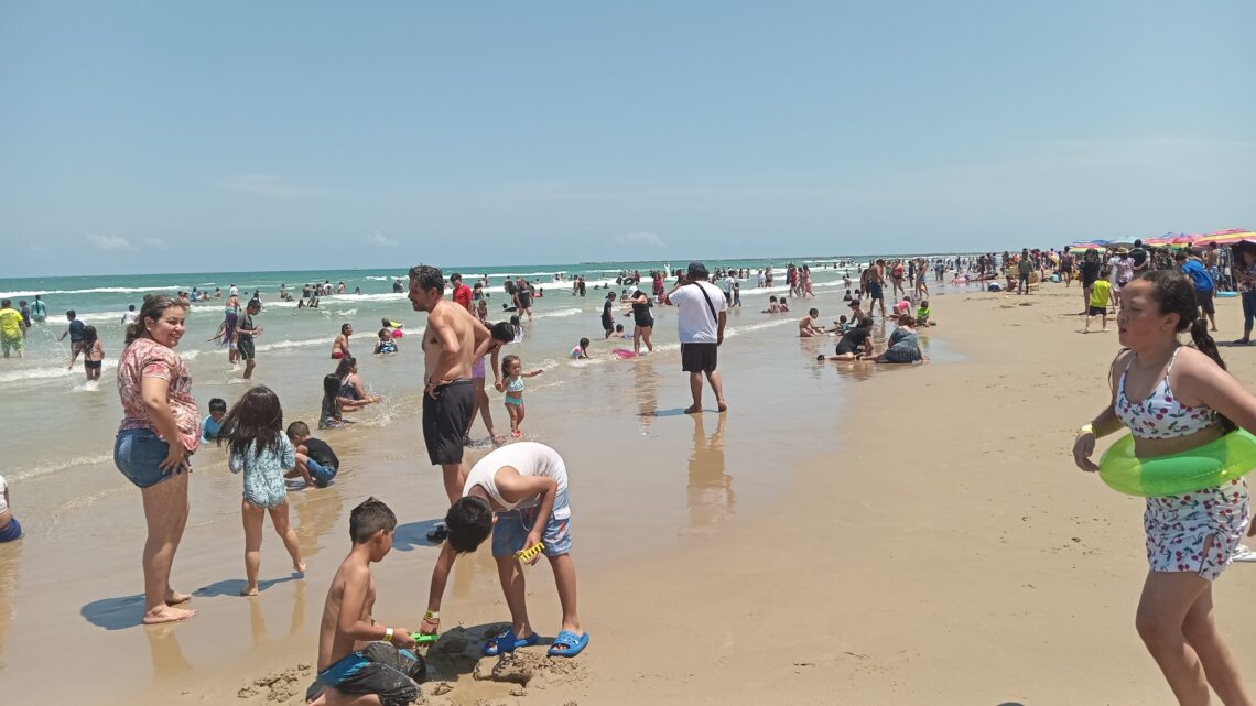 Playa Miramar recibe poco más de 250 mil visitantes desde el pasado viernes Playa Miramar recibe poco más de 250 mil visitantes desde el pasado viernes