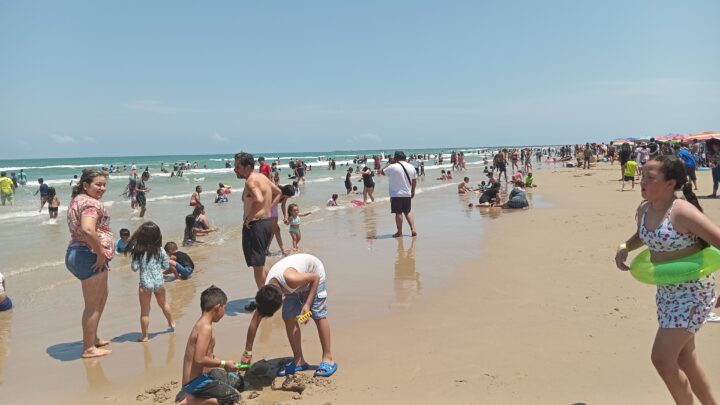 Playa Miramar recibe poco más de 250 mil visitantes desde el pasado viernes