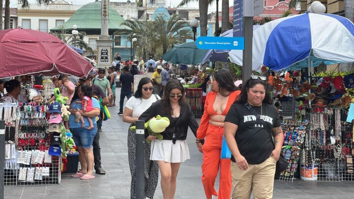 SORPRENDE A COMERCIANTES ELEVADO NÚMERO DE VISITANTES EN LA CIUDAD