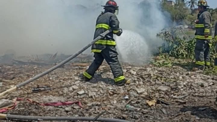 SE REGISTRA INCENDIO EN ALREDEDORES DE LA LAGUNA NUEVO AMANECER EN MADERO.