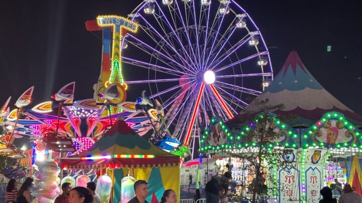 INCENDIO EN JUEGO MECÁNICO DE ESPECTÁCULOS GARCÍA PONE EN RIESGO A VISITANTES; EMPRESA GUARDA SILENCIO.