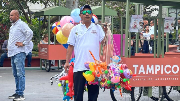 GOBIERNO PORTEÑO ENTREGA UNIFORMES A “GLOBEROS” Y ASEADORES DE CALZADO