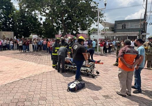 REALIZARÁN SIMULACRO DE INCENDIO FRENTE A LA ALCALDÍA DE CIUDAD MADERO REALIZARÁN SIMULACRO DE INCENDIO FRENTE A LA ALCALDÍA DE CIUDAD MADERO