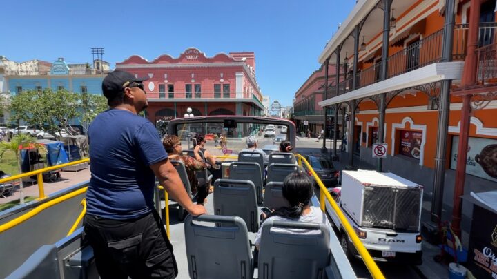 TURIBUS UNA EXPERIENCIA QUE LOS VISITANTES APROVECHAN EN LA CIUDAD