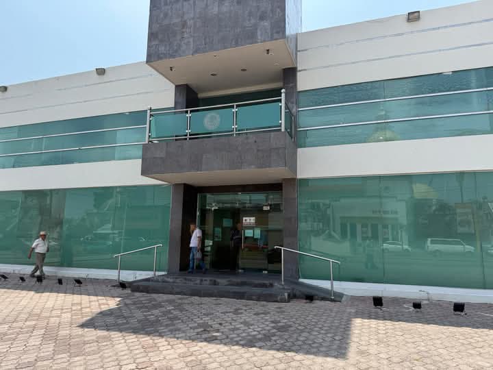 CFE REALIZA TRABAJOS DE MANTENIMIENTO EN MADERO; 300 COMERCIOS RESULTAN AFECTADOS. CFE REALIZA TRABAJOS DE MANTENIMIENTO EN MADERO; 300 COMERCIOS RESULTAN AFECTADOS.