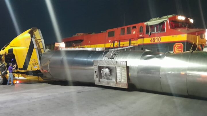 CRUCES FERROVIARIOS EN MADERO REQUIEREN DE MAYOR ATENCIÓN.