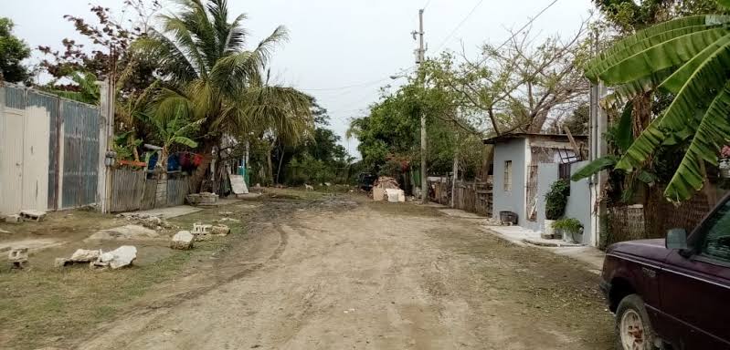 FAMILIAS ABANDONAN EL CHIPUS FAMILIAS ABANDONAN EL CHIPUS