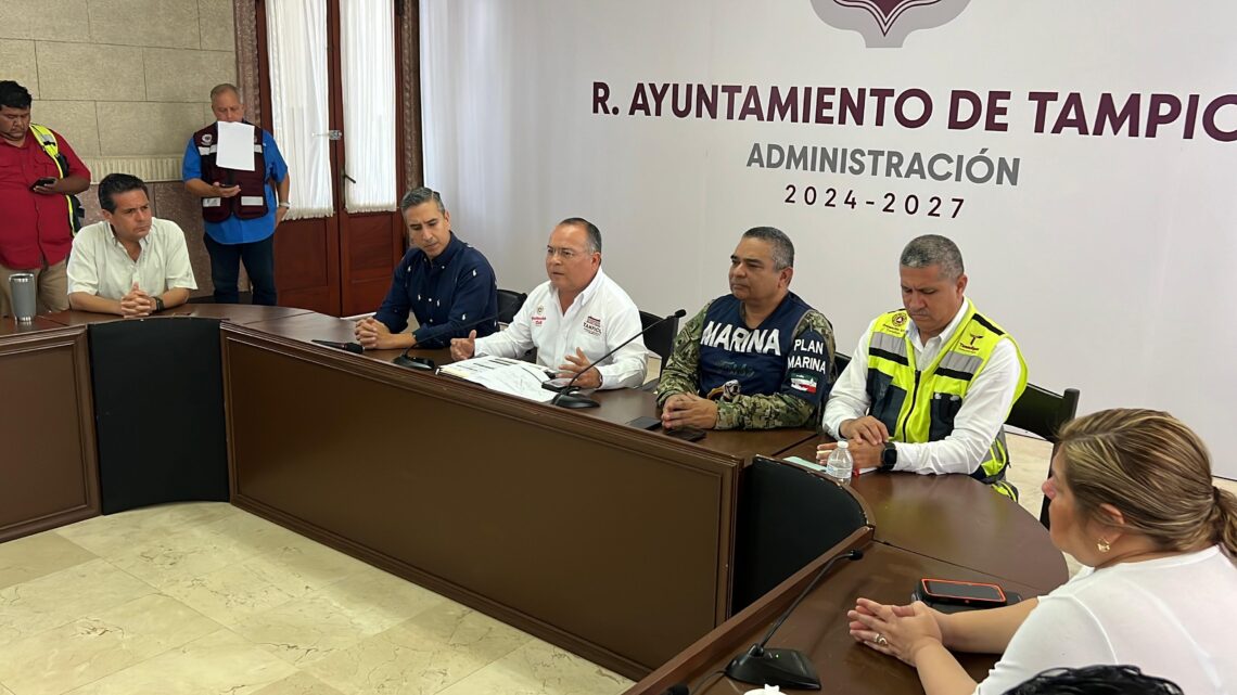 COCODRILOS EN LA ZONA SUR, SERÁN REUBICADOS A UN RECINTO ESPECIAL COCODRILOS EN LA ZONA SUR, SERÁN REUBICADOS A UN RECINTO ESPECIAL