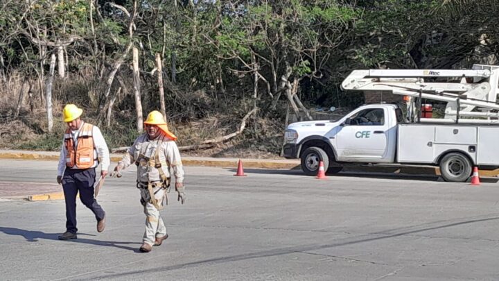 CFE RESPONDE POSITIVAMENTE A SOLICITUD DEL ALCALDE ERASMO GONZÁLEZ PARA ATENDER FALLAS ELÉCTRICAS