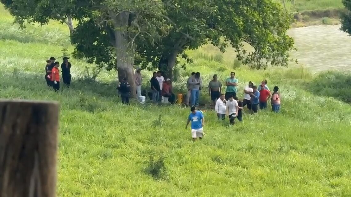 HOMBRE MUERE AL CAERLE UN RAYO. HOMBRE MUERE AL CAERLE UN RAYO.