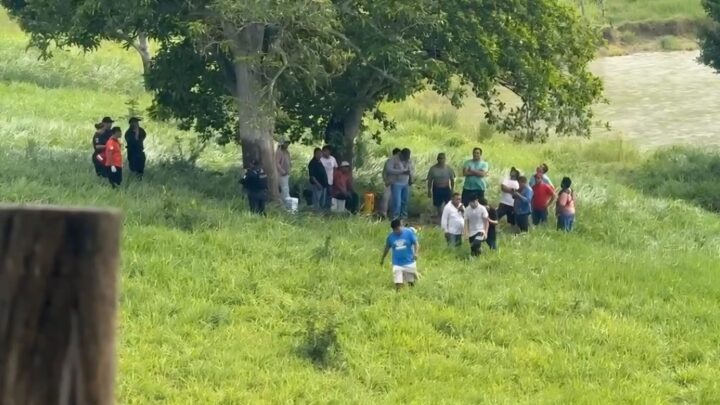 HOMBRE MUERE AL CAERLE UN RAYO.