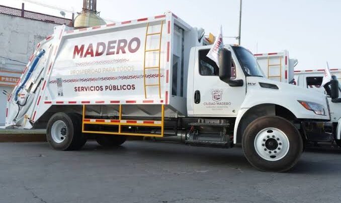 PÉSIMAS CONDICIONES DE LA BRECHA DE ACCESO A MEDRANO, PROVOCA QUE LLANTAS DE CAMIONES DE BASURA SE DAÑEN.