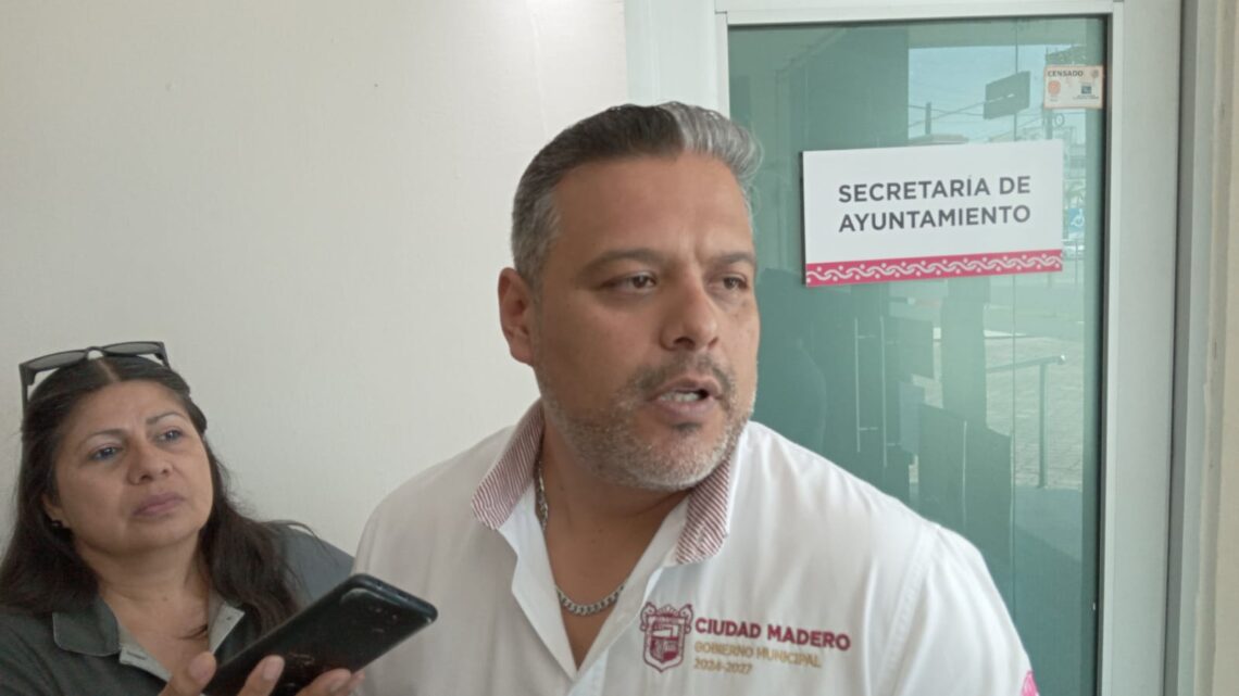 RETIRARÁN ESCALERA COLOCADA SIN AUTORIZACIÓN EN ACCESO A ESCOLLERAS DE PLAYA MIRAMAR. RETIRARÁN ESCALERA COLOCADA SIN AUTORIZACIÓN EN ACCESO A ESCOLLERAS DE PLAYA MIRAMAR.