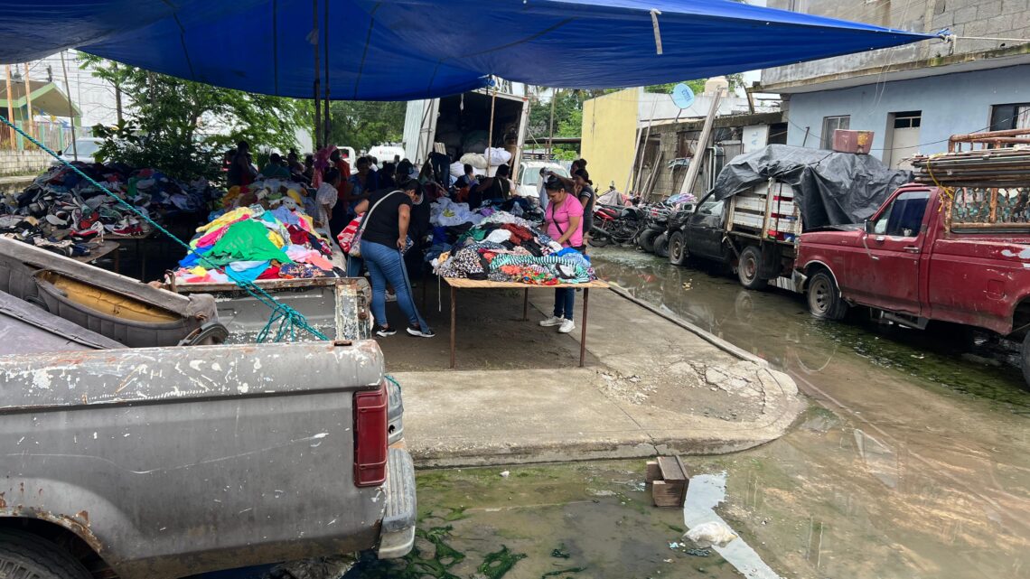 TRABAJA CON NORMALIDAD EL MERCADO AMBULANTE EN LA COLONIA VICENTE GUERRERO TRABAJA CON NORMALIDAD EL MERCADO AMBULANTE EN LA COLONIA VICENTE GUERRERO