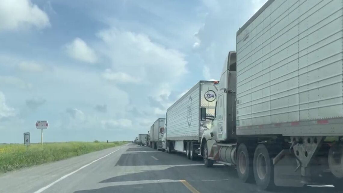 TRANSPORTISTAS EXIGEN MAYOR SEGURIDAD EN CARRETERAS FEDERALES; TEMEN POR SUS VIDAS FUERA DE TAMAULIPAS TRANSPORTISTAS EXIGEN MAYOR SEGURIDAD EN CARRETERAS FEDERALES; TEMEN POR SUS VIDAS FUERA DE TAMAULIPAS