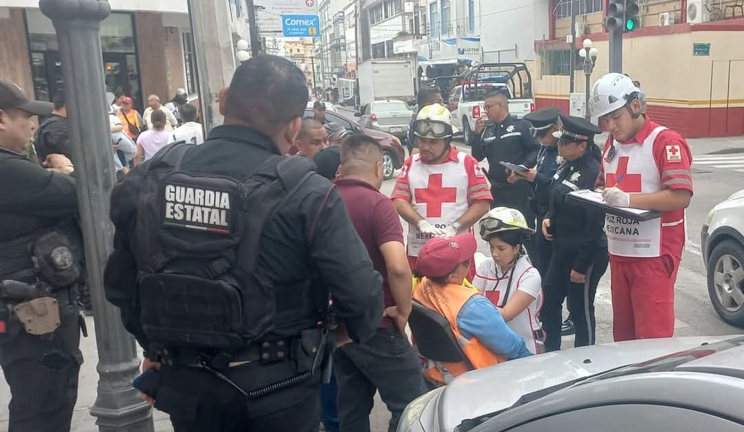 Patrulla de la Guardia Estatal Arrolla a Trabajadora Municipal