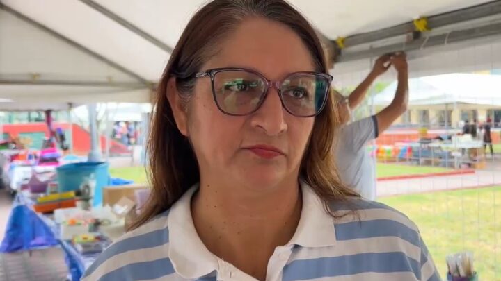 MÁS DE 30 COMERCIANTES DE ÚTILES ESCOLARES SE INSTALAN EN PLAZA DE LA LIBERTAD