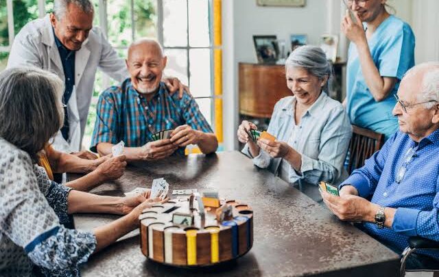 INVITAN A FESTEJO DEL DÍA DEL ABUELO EN CIUDAD MADERO CON LA ORQUESTA DE CLAUDIO ROSAS.