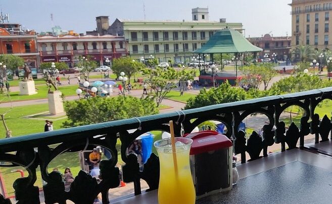 CAEN VENTAS EN RESTAURANTES, ANTE COMPRAS DE REGRESO A CLASES