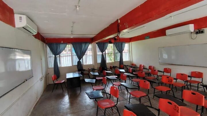 SEIS CIENTOS ALUMNOS REGRESARAN A CLASE CON LA ESCUELA SIN ENERGÍA ELÉCTRICA