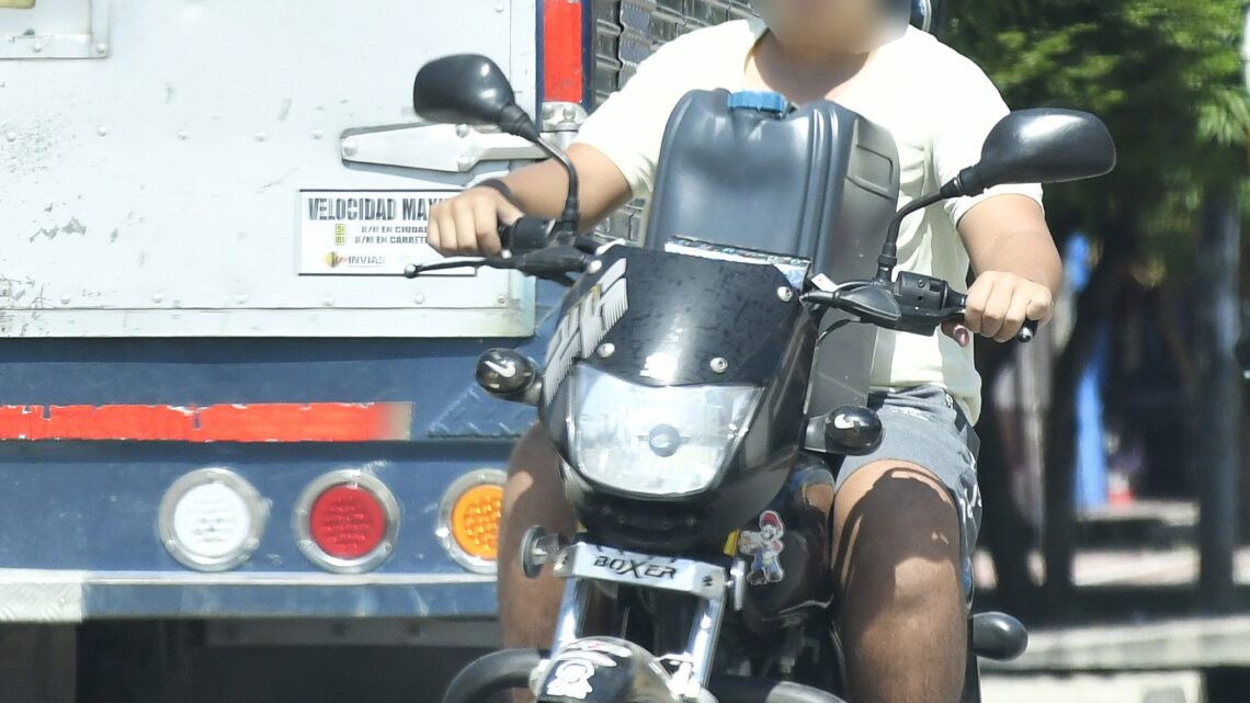 Solicitarán elevar edad de 16 a los 21 años, requisito para licencia de motociclista