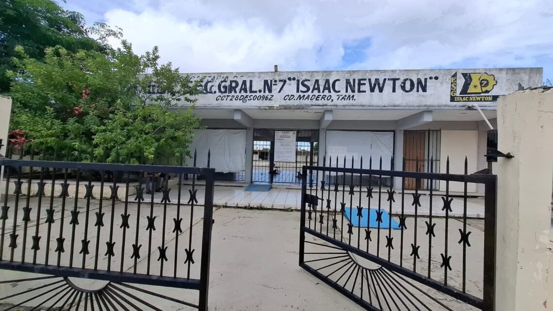 SECUNDARIA “ISAAC NEWTON” INICIA CICLO ESCOLAR SIN ENERGÍA ELÉCTRICA DESDE ABRIL