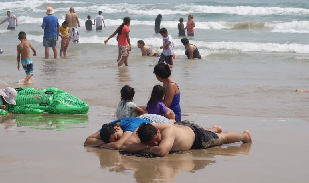Playa Miramar Registra Intensa Actividad Turística Este Martes Santo