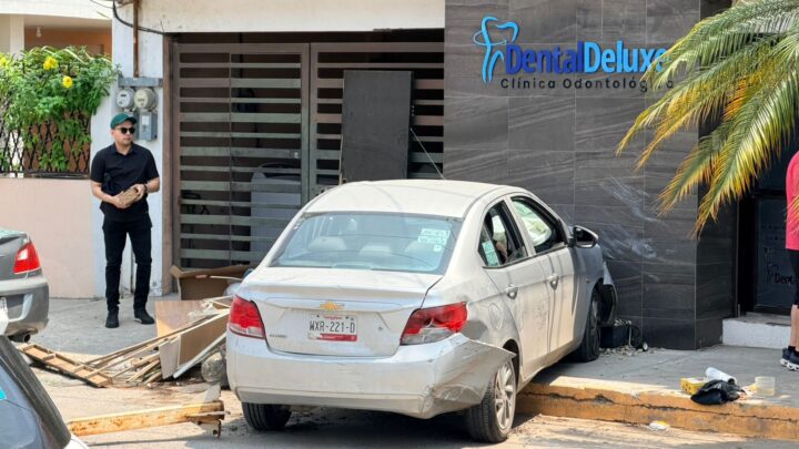 Vecinos Y Comerciantes Piden Topes Y Semáforos Ante Constantes Accidentes En Peligroso Crucero.