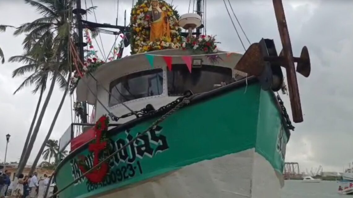 Fe Y Tradición Navegan Por El Río Pánuco En Honor A La Virgen Del Carmen.