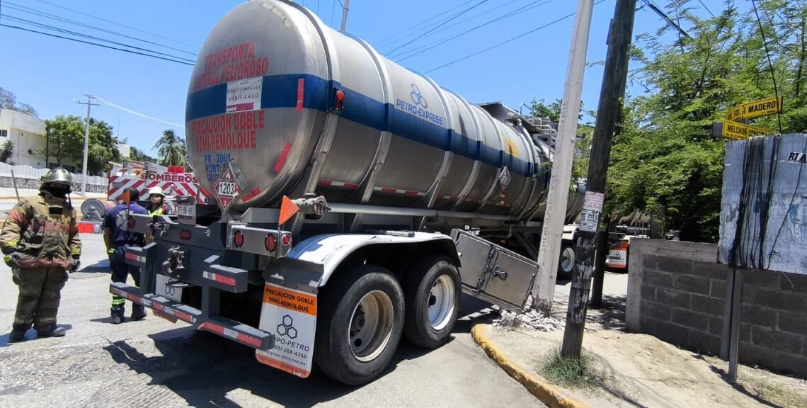 Pipa Provoca Apagón Y Deja Sin Energía A Familias Y Comercios Cerca De Playa Miramar