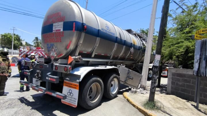 Pipa Provoca Apagón Y Deja Sin Energía A Familias Y Comercios Cerca De Playa Miramar