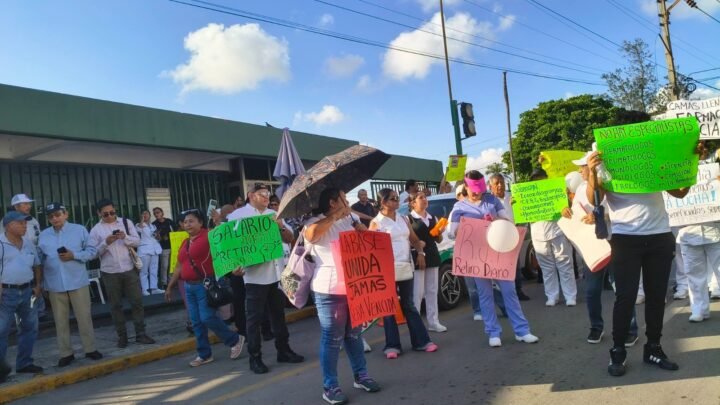 Protestan Trabajadores Del IMSS En Ciudad Madero Por Falta De Insumos Y Bajos Salarios.